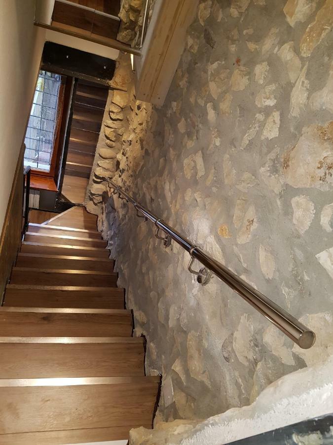 Dora Baltea Monolocale Primo Piano Mansarda Secondo Piano Verona Bagian luar foto